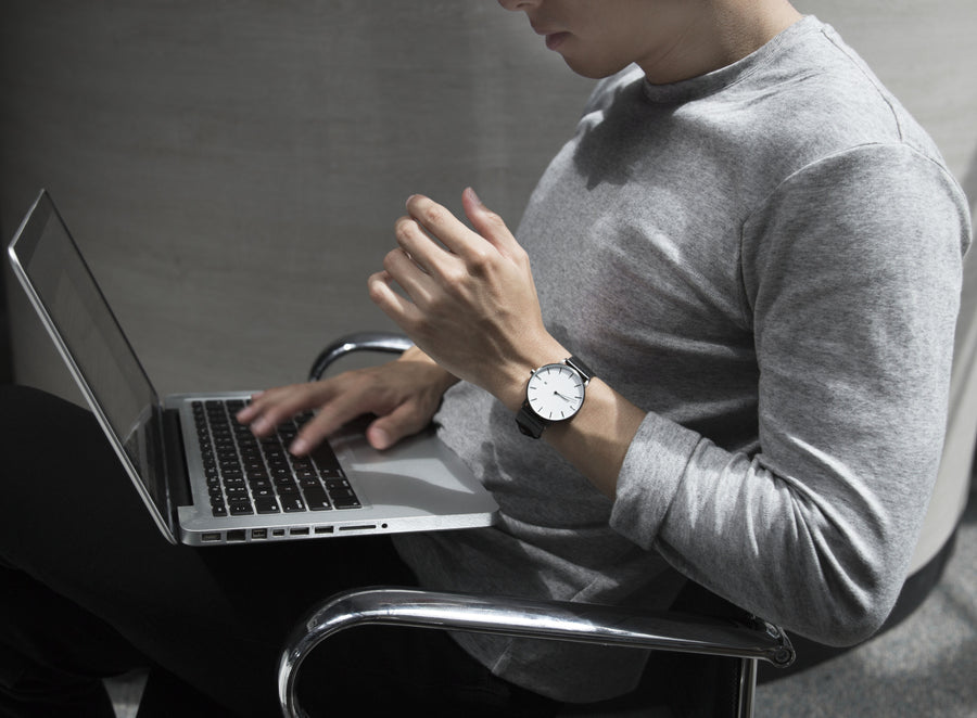 The Everyday Watch in Gunmetal – Black Leather